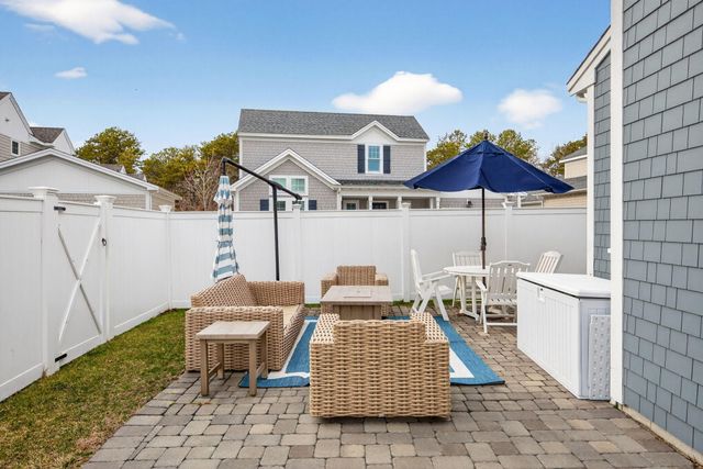 15 Rosewood Circle, Mashpee, MA 02649