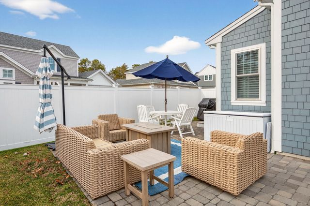 15 Rosewood Circle, Mashpee, MA 02649