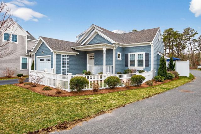 15 Rosewood Circle, Mashpee, MA 02649