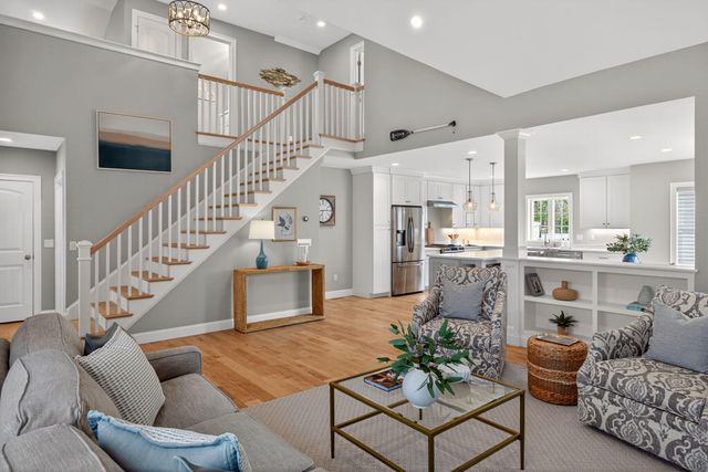 15 Rosewood Circle, Mashpee, MA 02649