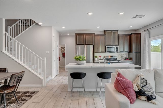 7334 North Decatur Boulevard 2, Las Vegas, NV 89131