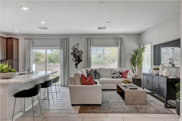 7334 North Decatur Boulevard 2, Las Vegas, NV 89131