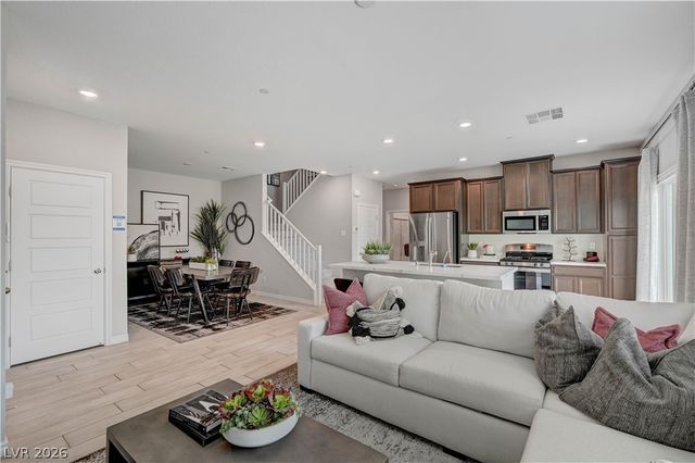 7334 North Decatur Boulevard 2, Las Vegas, NV 89131