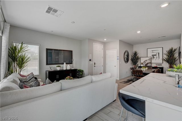 7334 North Decatur Boulevard 2, Las Vegas, NV 89131