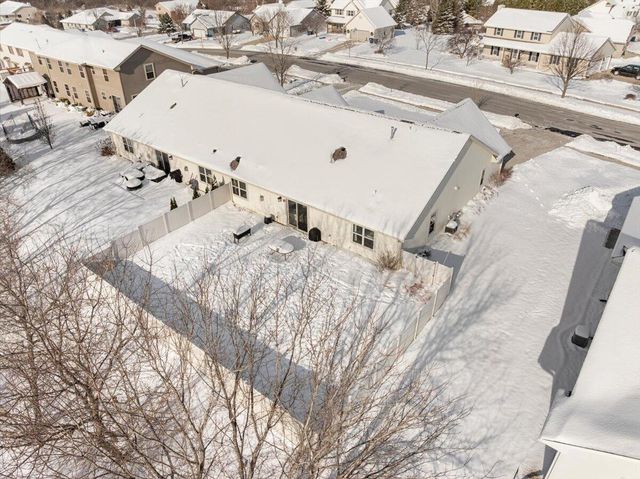 1155 Ellys WAY, Slinger, WI 53086