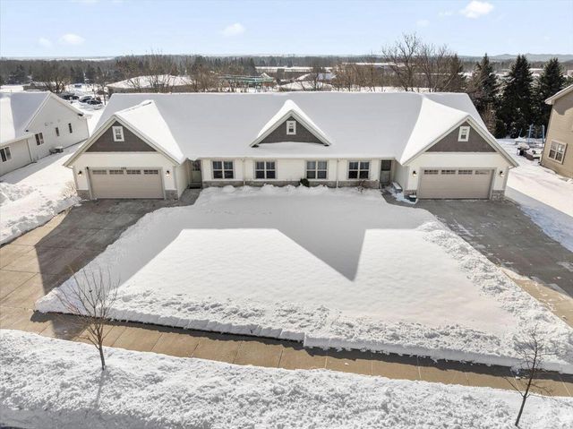1155 Ellys WAY, Slinger, WI 53086