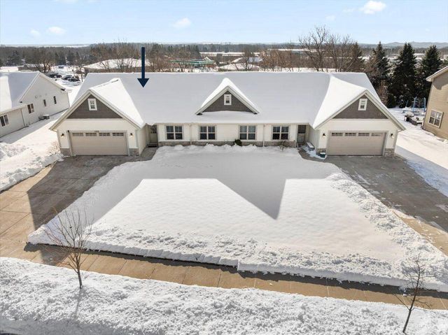 1155 Ellys WAY, Slinger, WI 53086