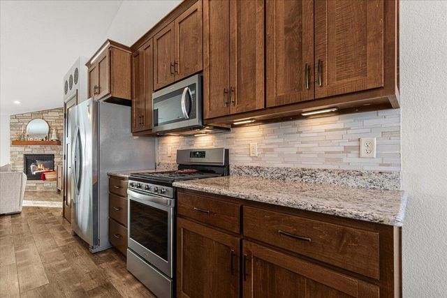 1155 Ellys WAY, Slinger, WI 53086