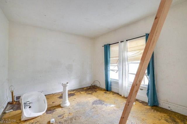 1140 E 113th Street, Cleveland, OH 44108