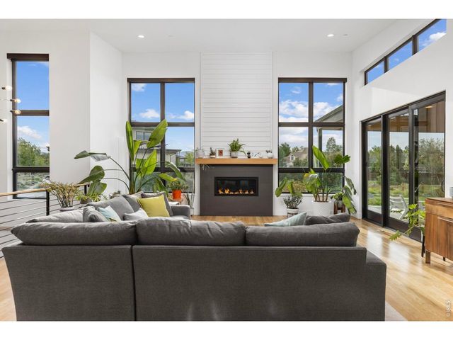 8675 Summerlin Pl, Longmont, CO 80503
