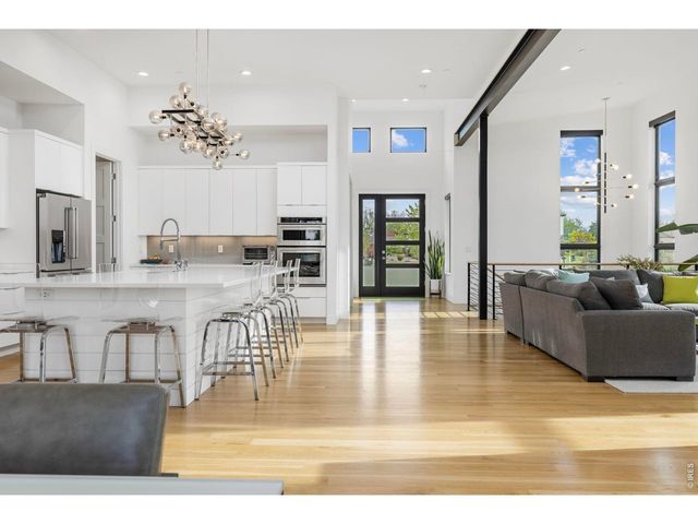 8675 Summerlin Pl, Longmont, CO 80503