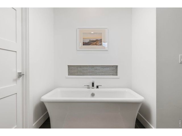 8675 Summerlin Pl, Longmont, CO 80503
