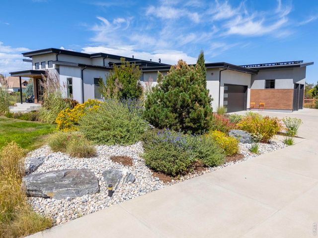 8675 Summerlin Pl, Longmont, CO 80503