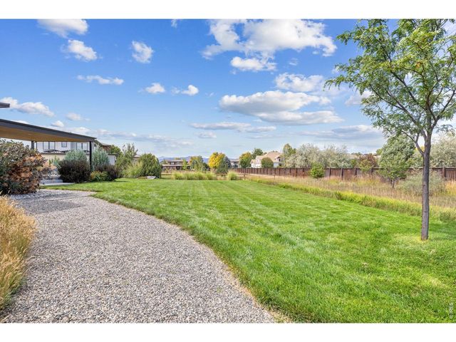 8675 Summerlin Pl, Longmont, CO 80503