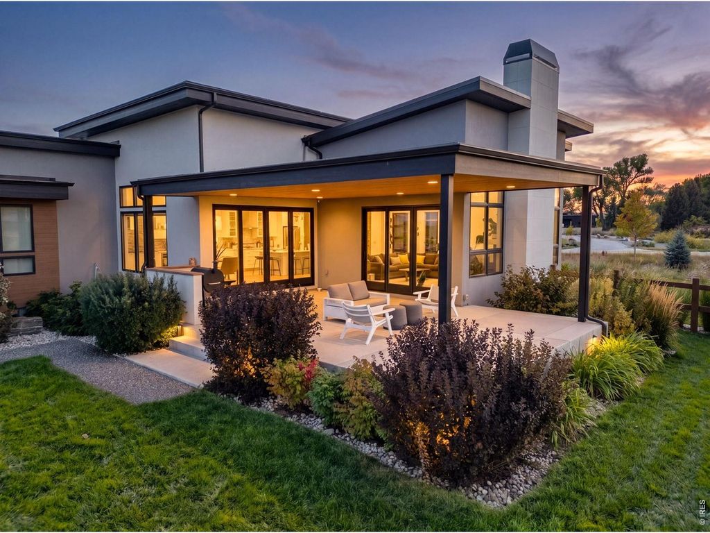 8675 Summerlin Pl, Longmont, CO 80503
