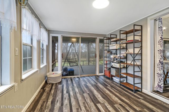 8217 Cherokee Tr, Crossville, TN 38572