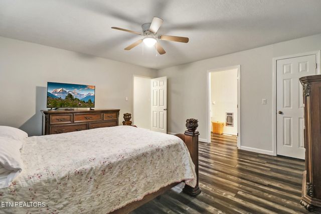 8217 Cherokee Tr, Crossville, TN 38572