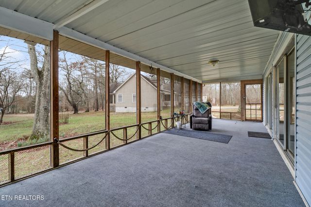 8217 Cherokee Tr, Crossville, TN 38572