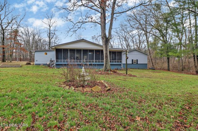 8217 Cherokee Tr, Crossville, TN 38572