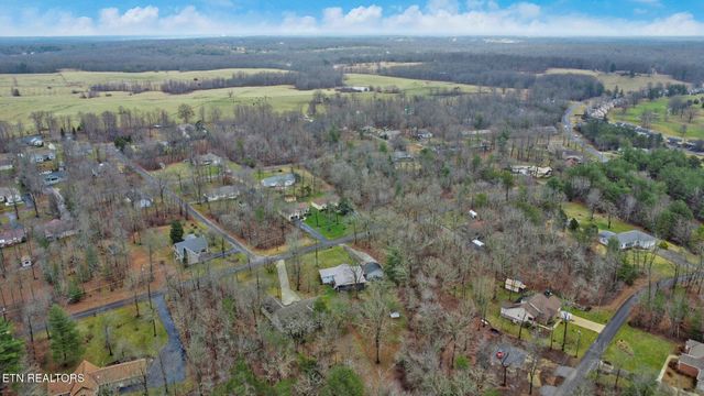 8217 Cherokee Tr, Crossville, TN 38572