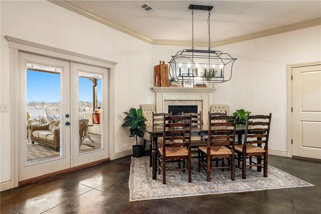 1106 NE Thorn Hill Road, Bentonville, AR 72712