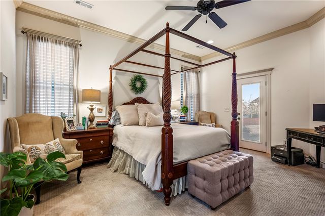 1106 NE Thorn Hill Road, Bentonville, AR 72712