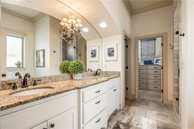 1106 NE Thorn Hill Road, Bentonville, AR 72712