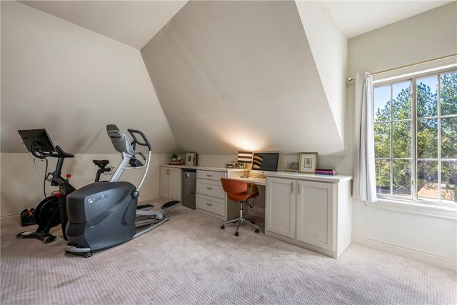 1106 NE Thorn Hill Road, Bentonville, AR 72712