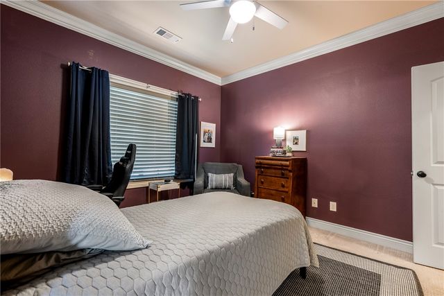 1106 NE Thorn Hill Road, Bentonville, AR 72712