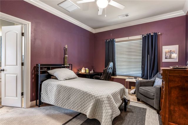 1106 NE Thorn Hill Road, Bentonville, AR 72712