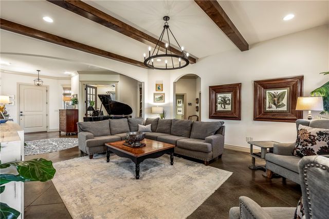 1106 NE Thorn Hill Road, Bentonville, AR 72712