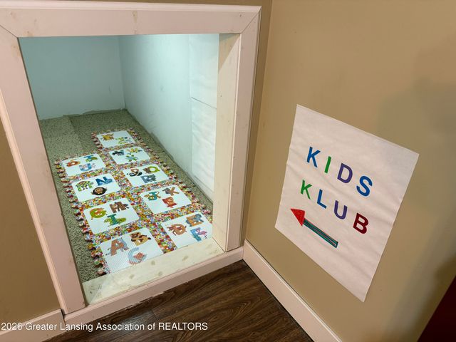 7234 Farm Hill Drive 36, Lansing, MI 48917