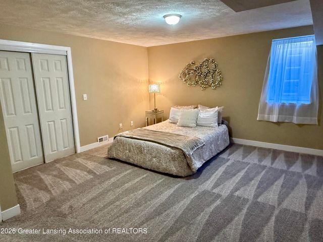 7234 Farm Hill Drive 36, Lansing, MI 48917