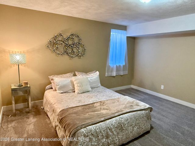 7234 Farm Hill Drive 36, Lansing, MI 48917