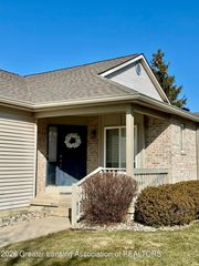 7234 Farm Hill Drive 36, Lansing, MI 48917