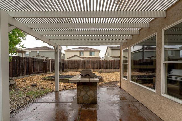 721 Aberdeen Ln, Lincoln, CA 95648