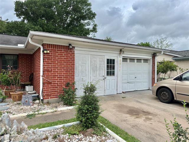 8911 Lazy River Lane, Houston, TX 77088