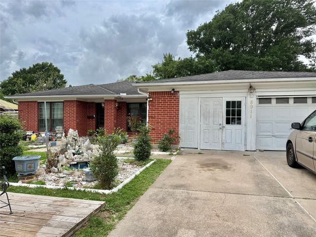 8911 Lazy River Lane, Houston, TX 77088