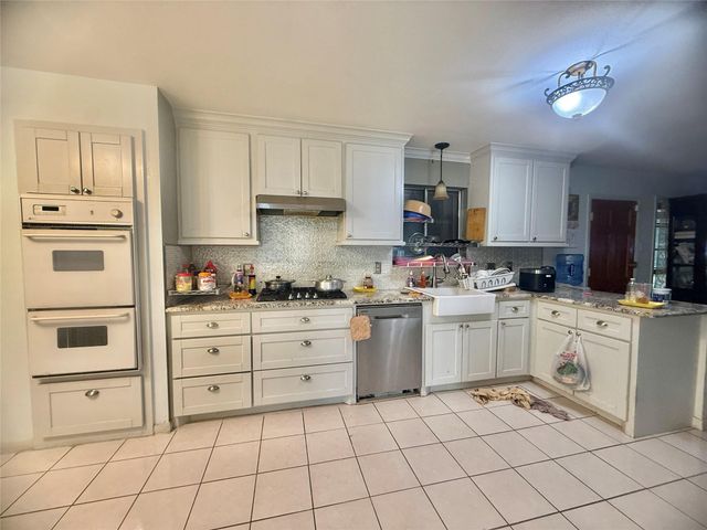 8911 Lazy River Lane, Houston, TX 77088