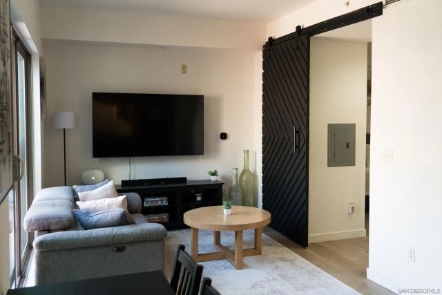 450 J St 4161, San Diego, CA 92101
