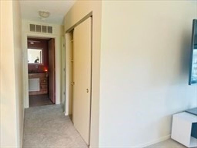224 Nassau Dr 224, Springfield, MA 01129