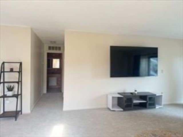 224 Nassau Dr 224, Springfield, MA 01129