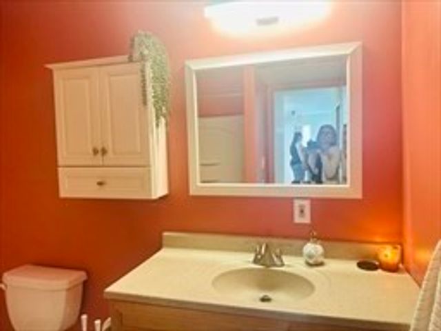 224 Nassau Dr 224, Springfield, MA 01129