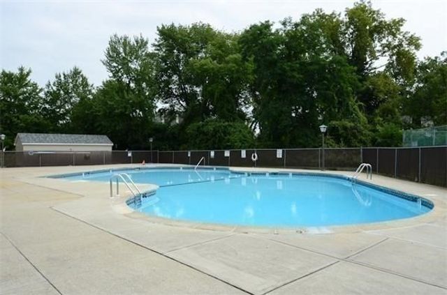 224 Nassau Dr 224, Springfield, MA 01129