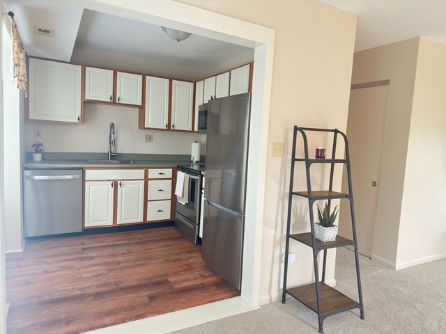 224 Nassau Dr 224, Springfield, MA 01129
