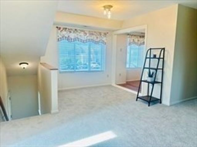 224 Nassau Dr 224, Springfield, MA 01129