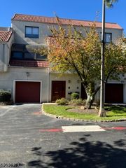 72 Vacca Dr 72, West Orange Twp., NJ 07052