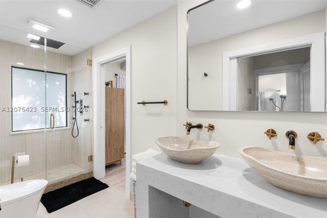 516 NE 6th Ave, Deerfield Beach, FL 33441