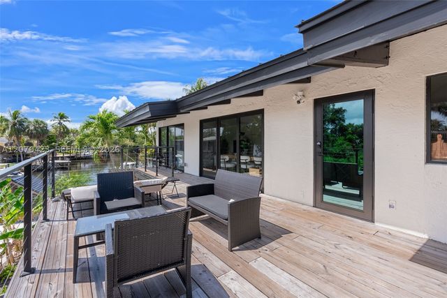 516 NE 6th Ave, Deerfield Beach, FL 33441