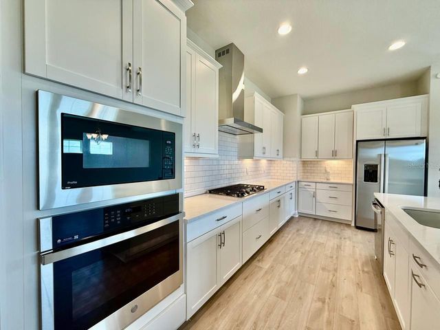 35617 STABLETON LANE, Zephyrhills, FL 33541